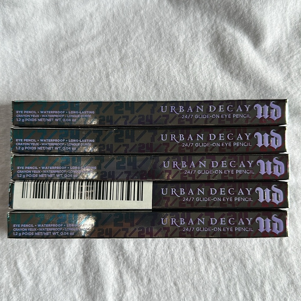 NEW!! URBAN DECAY 24/7 GLIDE-ON WATERPROOF EYELINER PENCIL
#1 Eye Pencil… - Picture 3 of 10